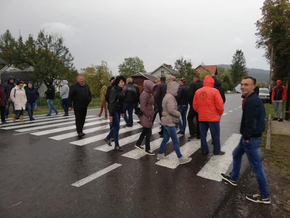 Пікетувальники перекрили трасу на Львівщині