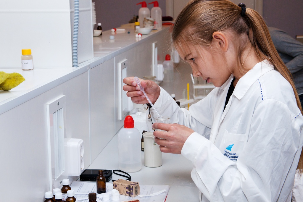 Во Львове создадут коммунальные лаборатории для юных ученых