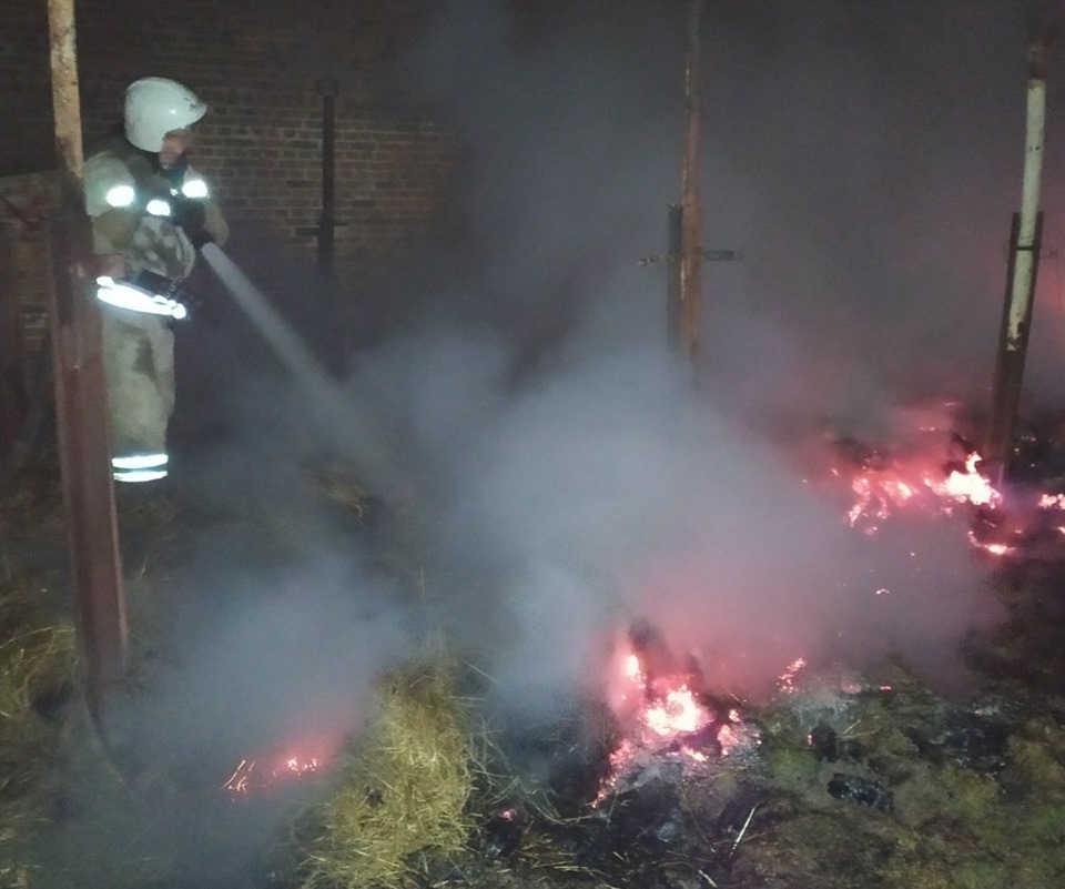 В Радеховском районе сгорело сено