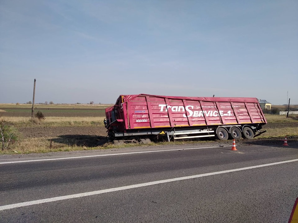 На Золочівщині сталася смертельна ДТП за участю вантажівки