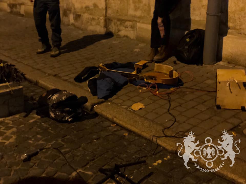 Во Львове разбили гитару русскоязычным музыкантам