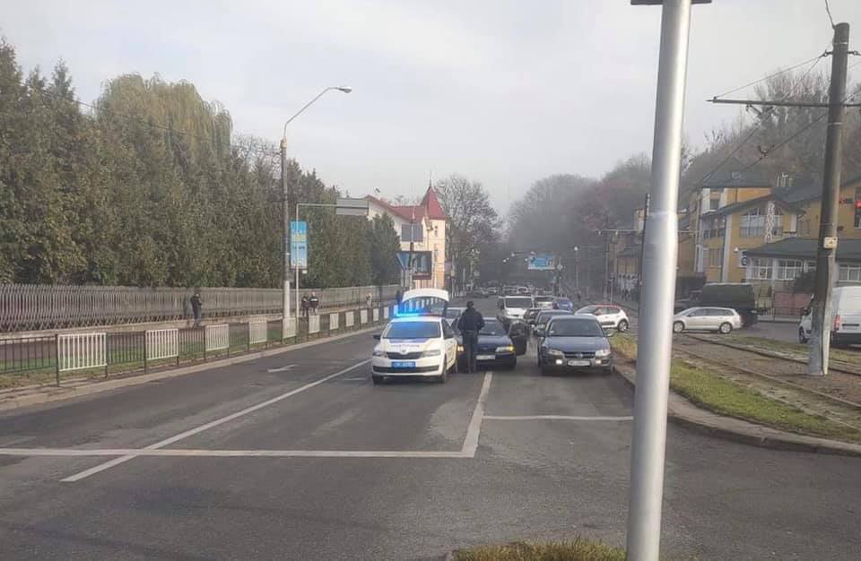 У Львові патрульні потрапили у ДТП