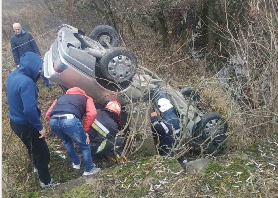 В Стрыйском районе автомобиль упал с моста
