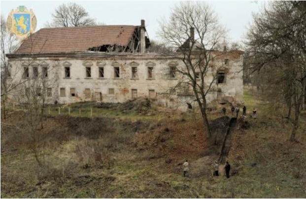 На території Поморянського замку розпочали розкопки