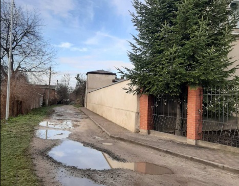 У Львові просять каналізувати мікрорайон