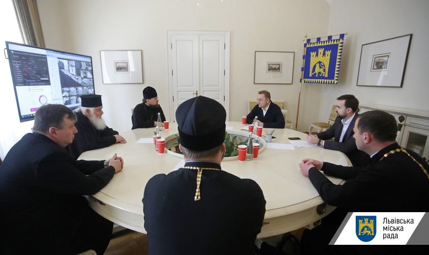 Мер Львова обговорив з духовенством як відбуватиметься святкування Великодня в умовах карантину