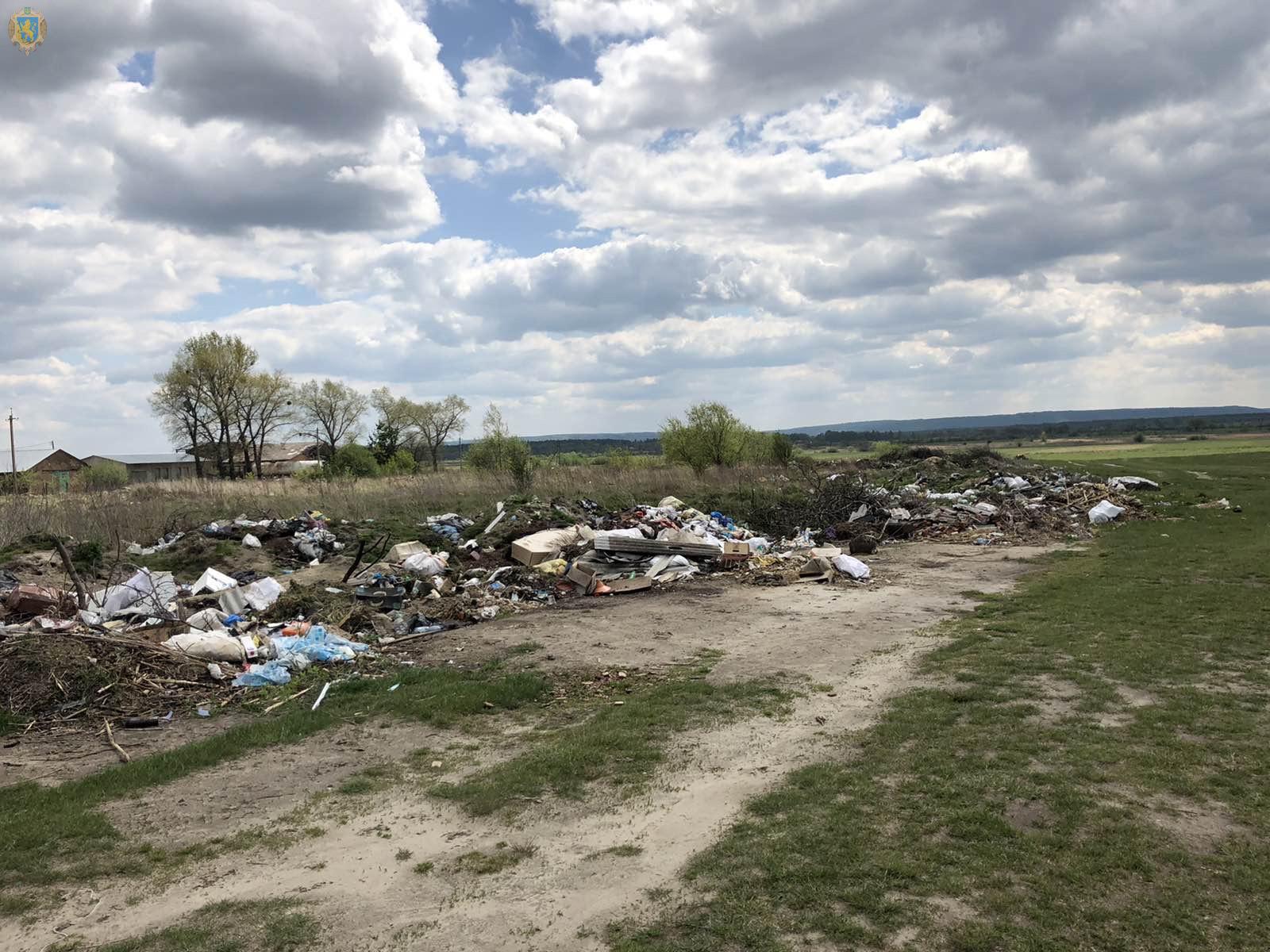 На Жовківщині виявили три несанкціоновані сміттєзвалища