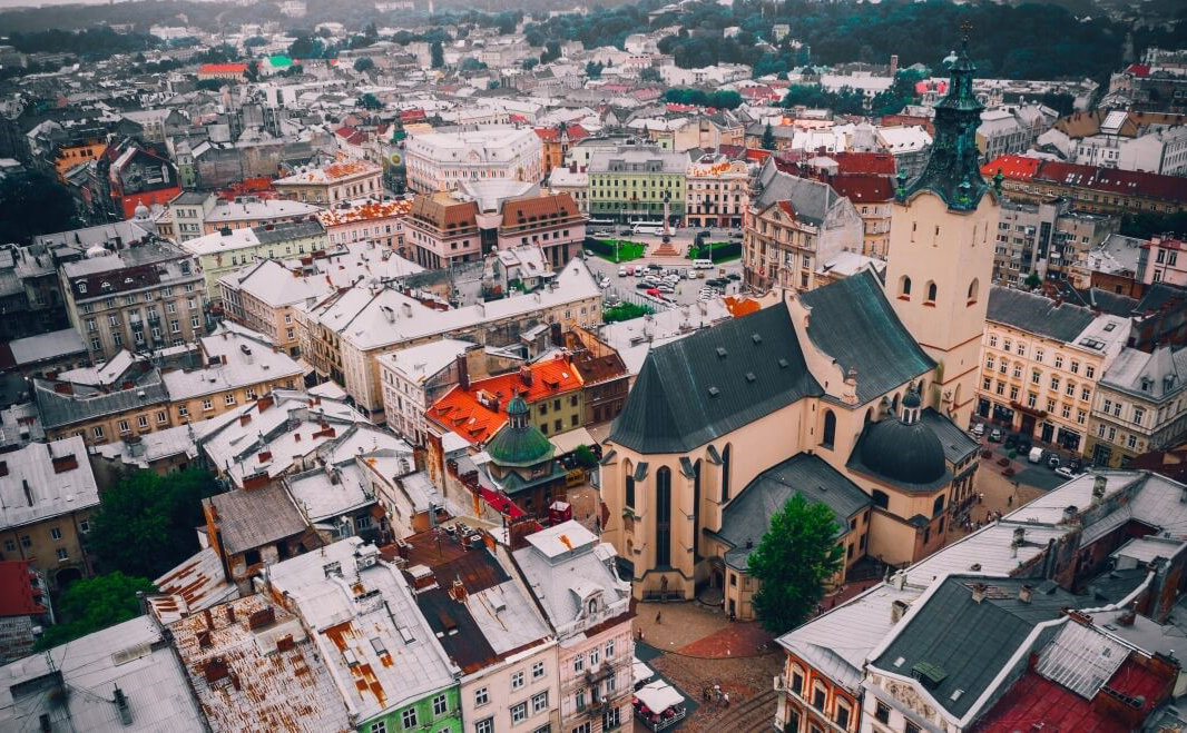 Безкоштовні екскурсії та акції в готелях: туристів запрошують до Львова на День туризму