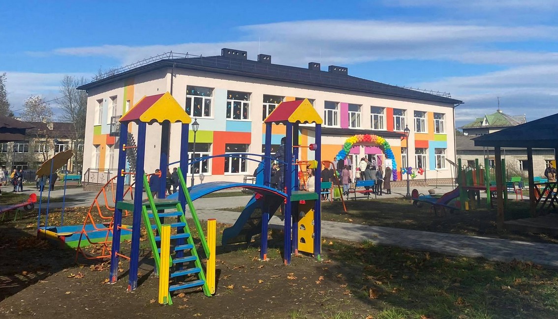 На Самбірщині відкрили новий дитячий садок «Веселка»