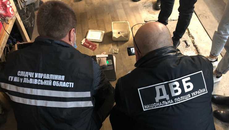 Внутрішня безпека поліції Львівщини припинила діяльність організованої злочинної групи наркоторгівців