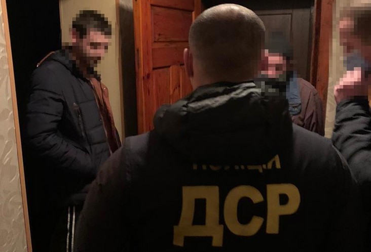 Львівські поліцейські затримали злочинне угруповання крадіїв, які «працювали» на території всієї України