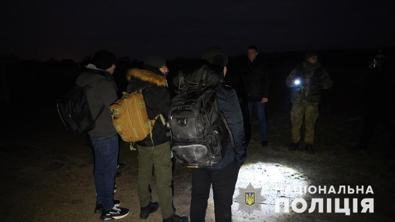 На Львівщині правоохоронці перекрили канал переправлення нелегальних мігрантів
