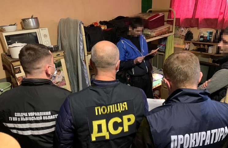 На Львівщині судитимуть вісьмох учасників злочинної організації, які постачали наркотики до Личаківської виправної колонії