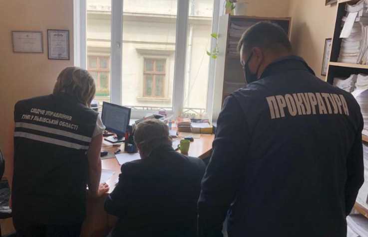 На Львівщині слідчі повідомили про підозру посадовцю, який розтратив понад  3 мільйони гривень бюджетних коштів