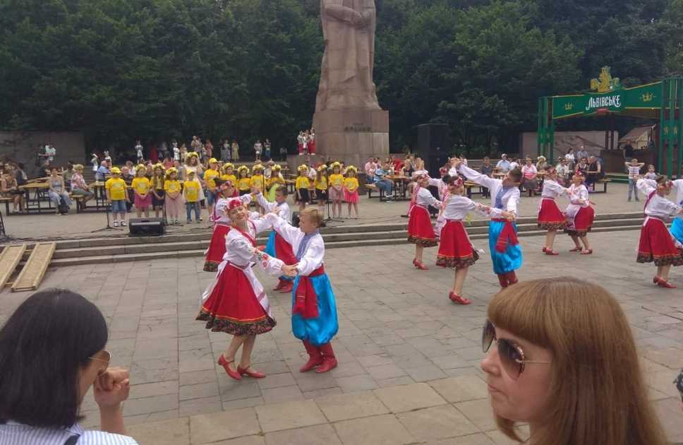 У центрі Львова урочисто відзначили Свято батька