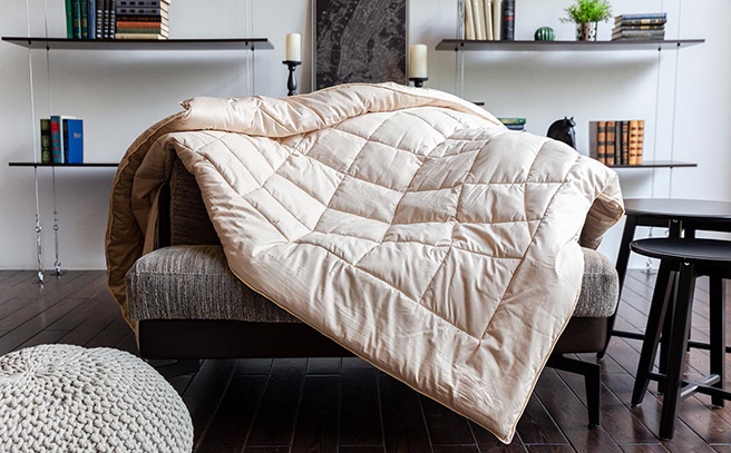 Большое и комфортное двуспальное одеяло: как выбрать лучшее изделие