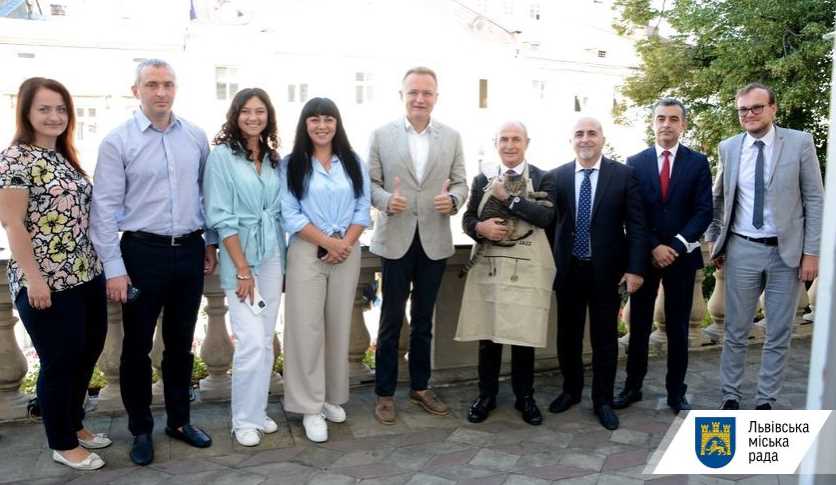 У мерії обговорили можливості співпраці у сфері туризму із районом Бююкчекмедже, що у Туреччині 