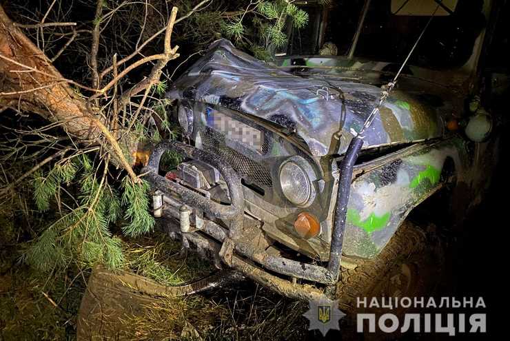 На Яворівщині під власним автомобілем загинув водій