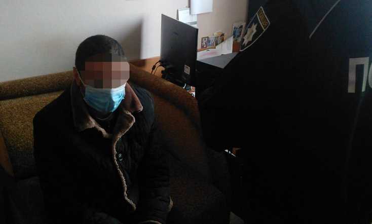На Львівщині поліцейські затримали зловмисника, підозрюваного у вбивстві своєї матері