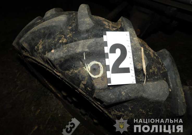 На Львівщині поліцейські затримали зловмисника, який обстріляв трактор