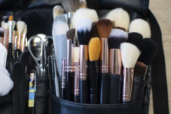 Десять основных кистей для макияжа в коллекцию начинающих