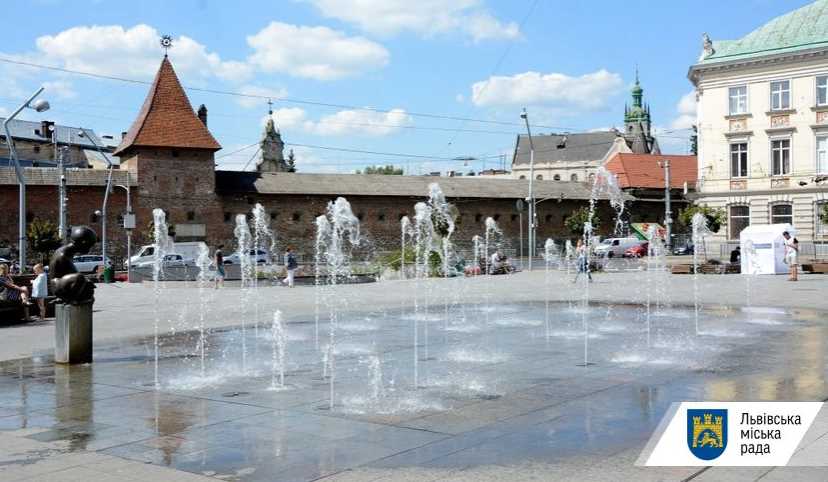 Від сьогодні фонтани Львова призупиняють роботу: обладнання водограїв законсервують до наступного року