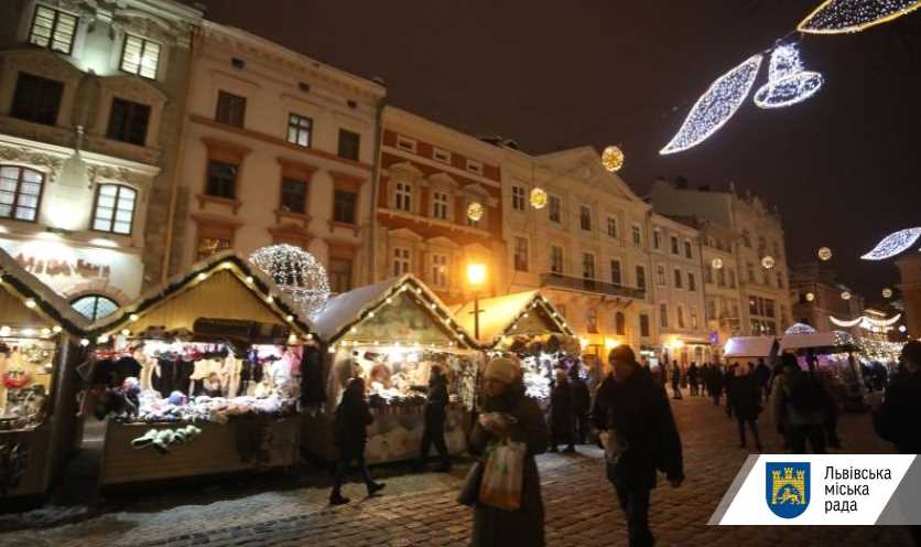 На проспекті Свободи та площі Ринок із 17 грудня триватиме Різдвяний ярмарок