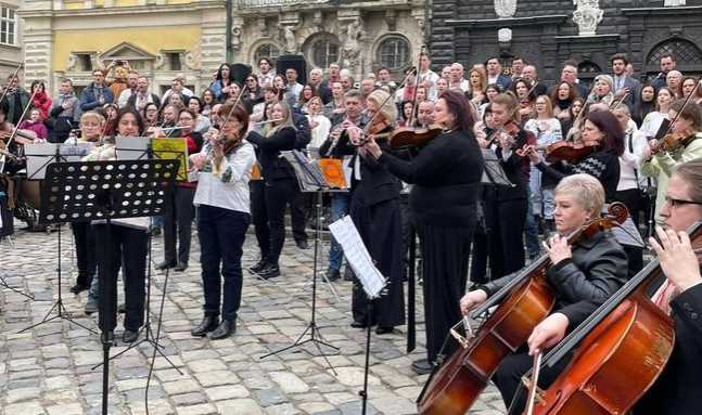 У Львові провели музичну акцію «Єднаймося мільйони»