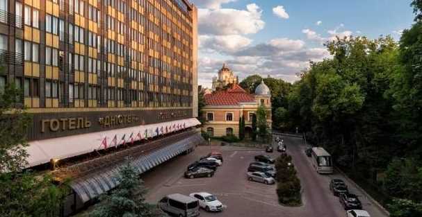 Готельєри області розповіли, яка зараз ситуація з поселенням переселенців на Львівщині