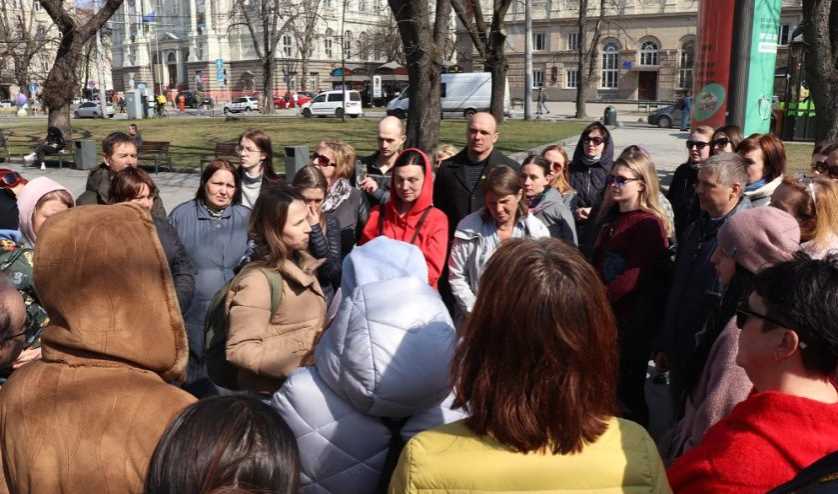 Львів зустрічає: вимушених переселенців запрошують на ознайомчі прогулянки містом