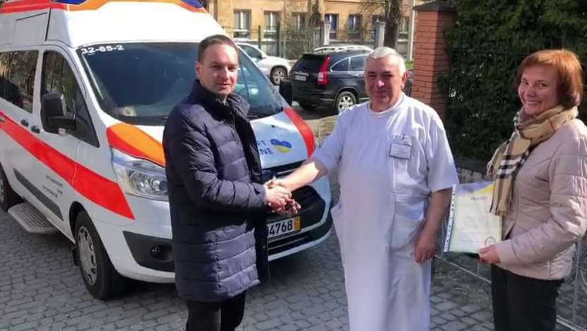 Львівщина отримала автомобіль швидкої допомоги від німецьких волонтерів