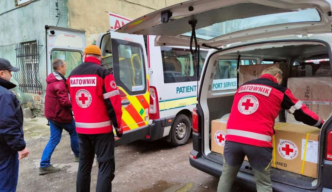 На Львівщину з Великої Британії прибули ще чотири автомобілі екстреної медичної допомоги