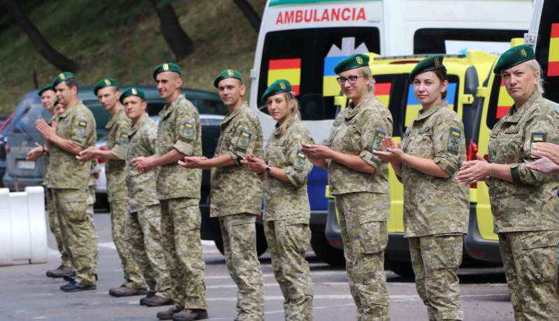 Іспанські благодійники передали 23 автомобілі для українських прикордонників