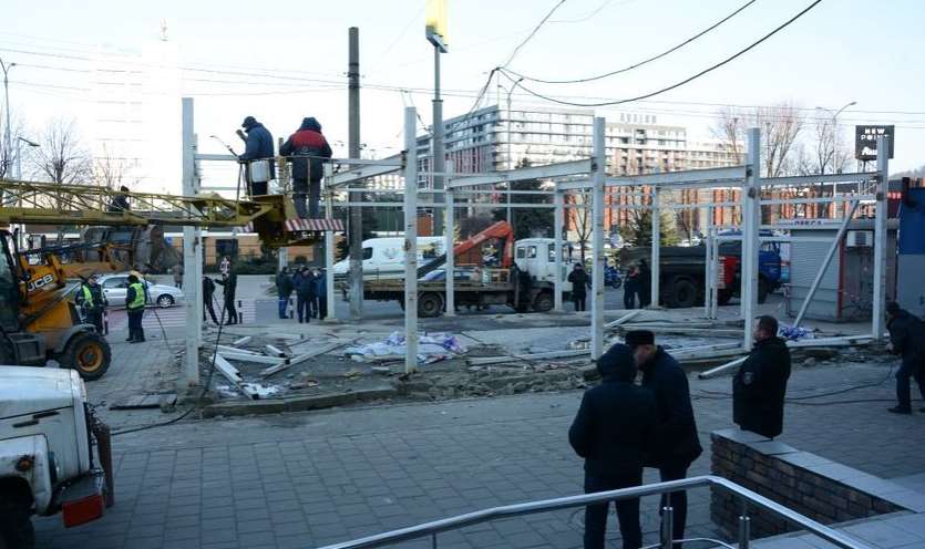 У Львові демонтують ще 9 незаконних тимчасових споруд
