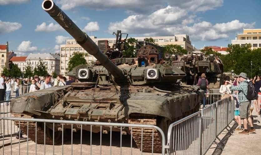 На площу Ринок привезуть знищені ЗСУ російські танки
