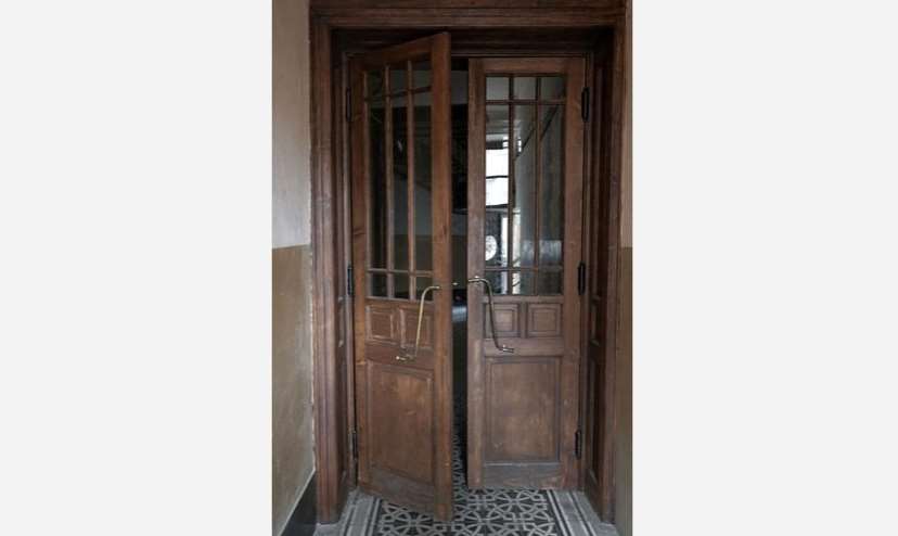 У Львові відновили двері-віяло на вул. І. Франка