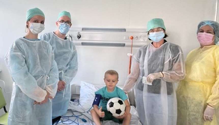 У Західноукраїнському дитячому медцентрі успішно пересадили кістковий мозок 5-річному пацієнтові