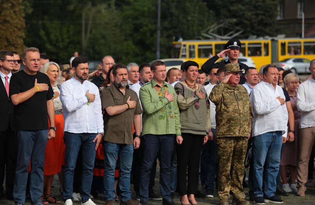 У Львові на Личаківському кладовищі вшанували пам’ять полеглих Героїв України