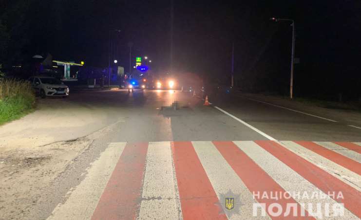 На Львівщині поліцейські встановили особу водія, який скоїв смертельний наїзд на пішохода та втік