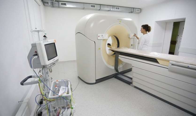 Лікарня святого Луки отримала сучасний МРТ-апарат від польського уряду