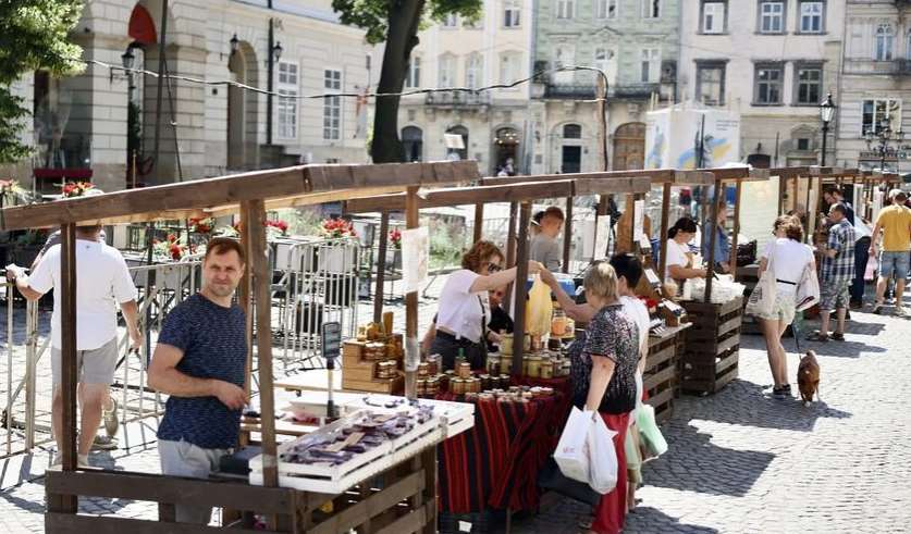 Фермерський ярмарок на площі Ринок триватиме до 6 листопада