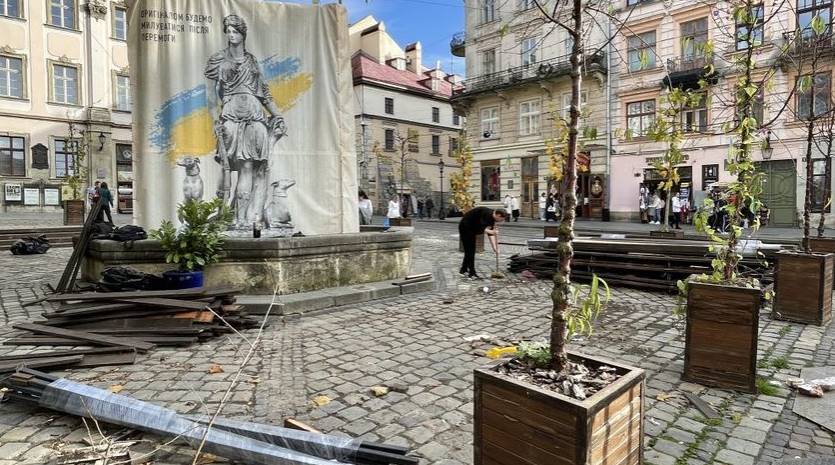 У Львові завершився сезон функціонування літніх майданчиків