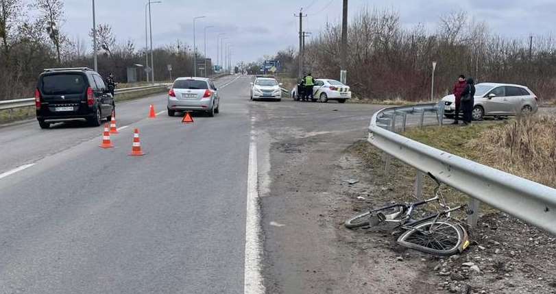 У Львівському районі внаслідок наїзду автомобіля травмований велосипедист