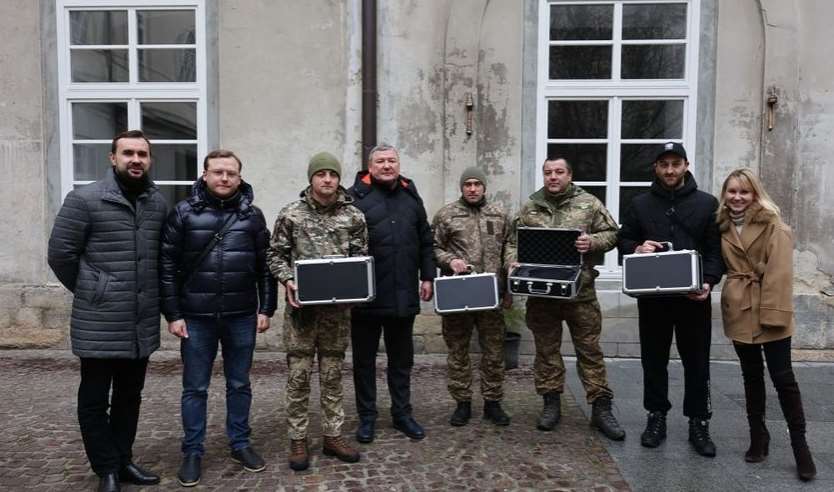 Львівським військовим передали чотири прилади протидії ворожим дронам