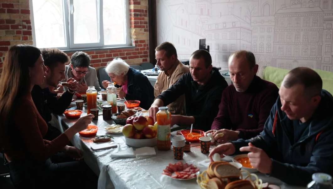 У співпраці з фермерами Львівщини італійські благодійники передали продуктові набори для ВПО