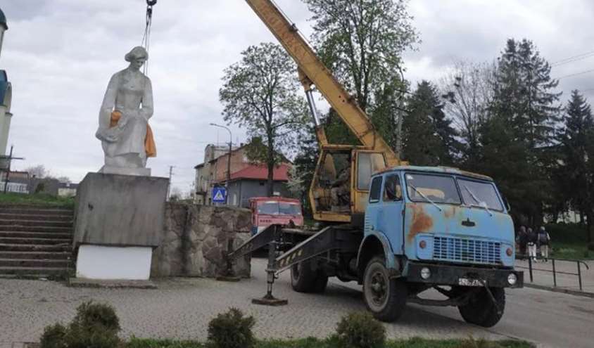 На Львівщині декомунізували ще два пам’ятники радянської доби