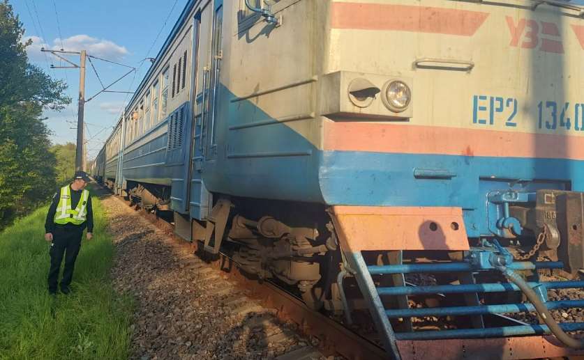 У Рудному внаслідок наїзду потяга травмований чоловік