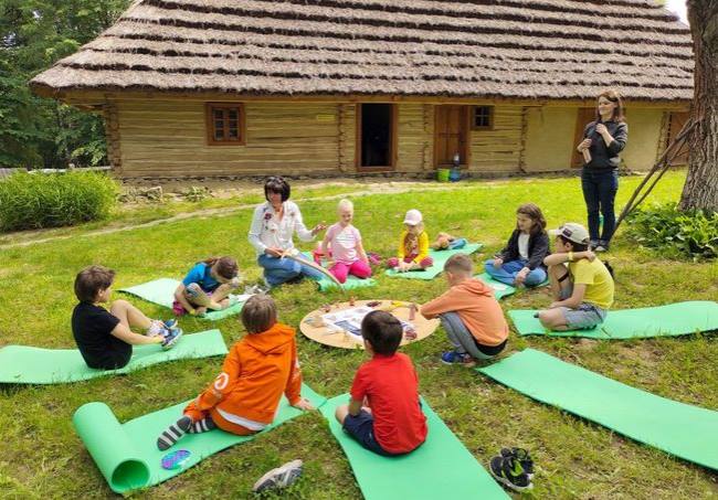 Дітей запрошують на літні канікули у Шевченківський гай: реєстрація