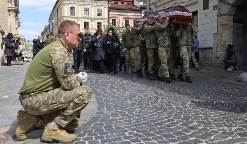 Завтра Львів попрощається з Героями Ігорем Крілем та Миколою Майорчаком