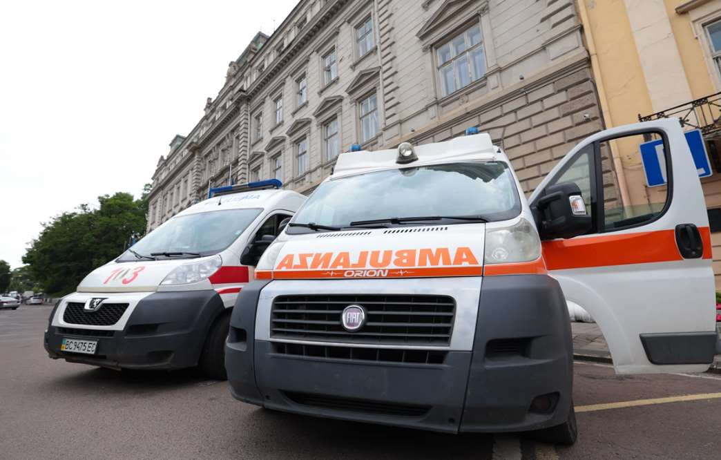Медичні підрозділи двох бригад ЗСУ отримають автомобілі швидкої допомоги зі Львівщини